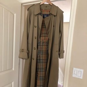 Burberry Kensington Classic Fit Trench